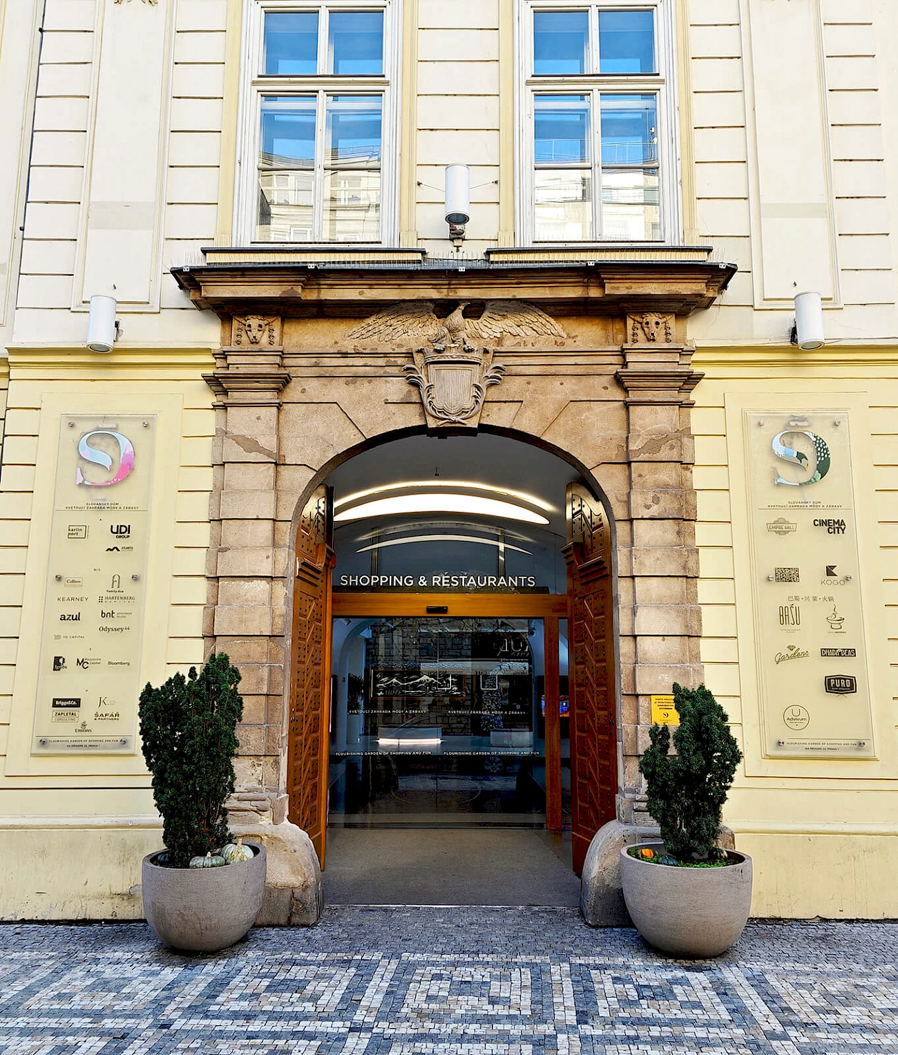 Slovanský dům v Praze 1, sídlo klientského centra SIDE Smíchov Living