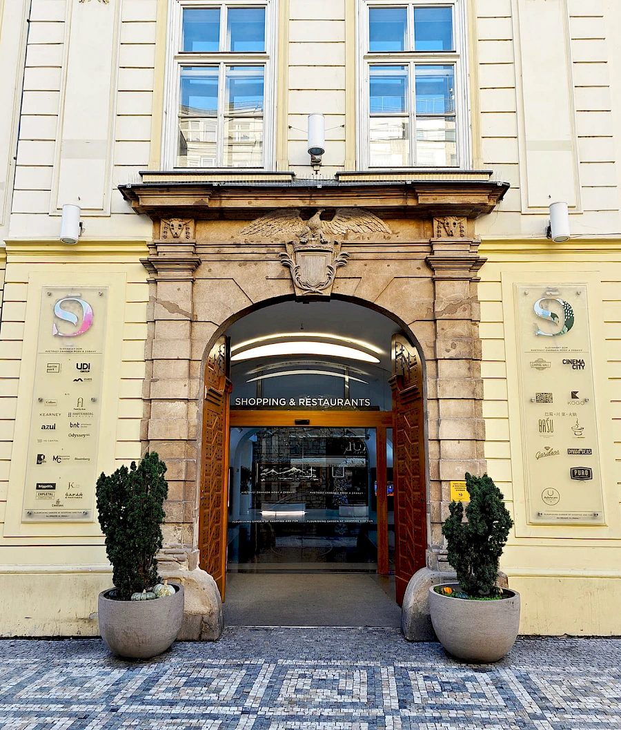 Slovanský dům v Praze 1, sídlo klientského centra SIDE Smíchov Living